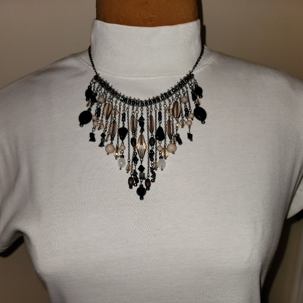 Beautiful statement necklace - Picture 3 of 4